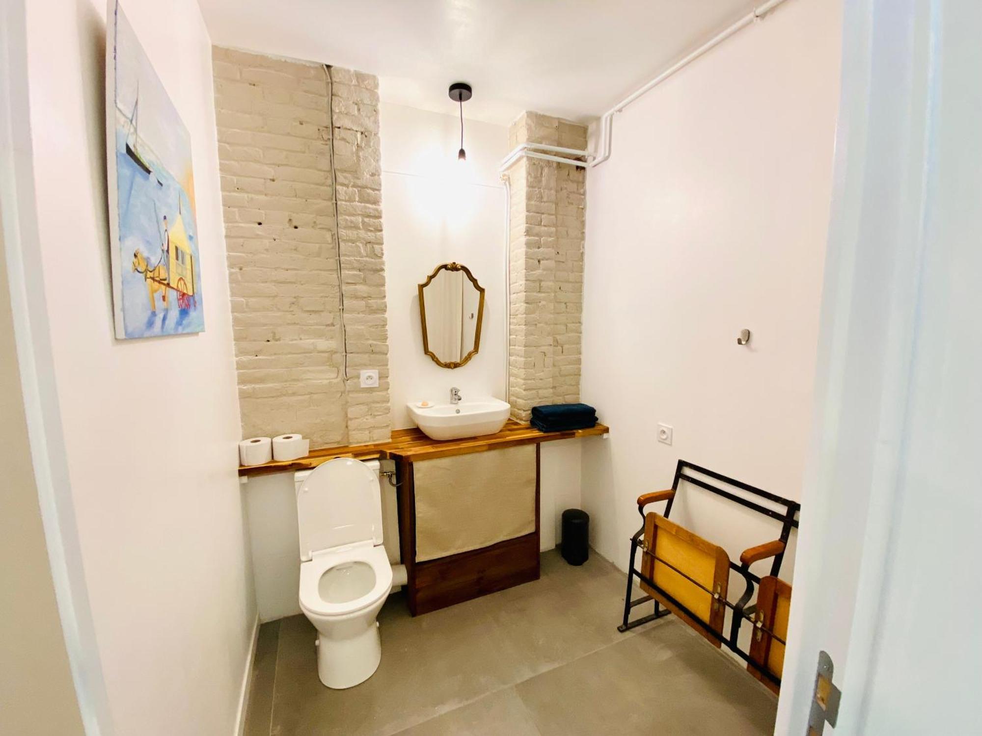 Oasis Urbaine - Spacieux Et Calme Avec Patio Lille Exterior foto